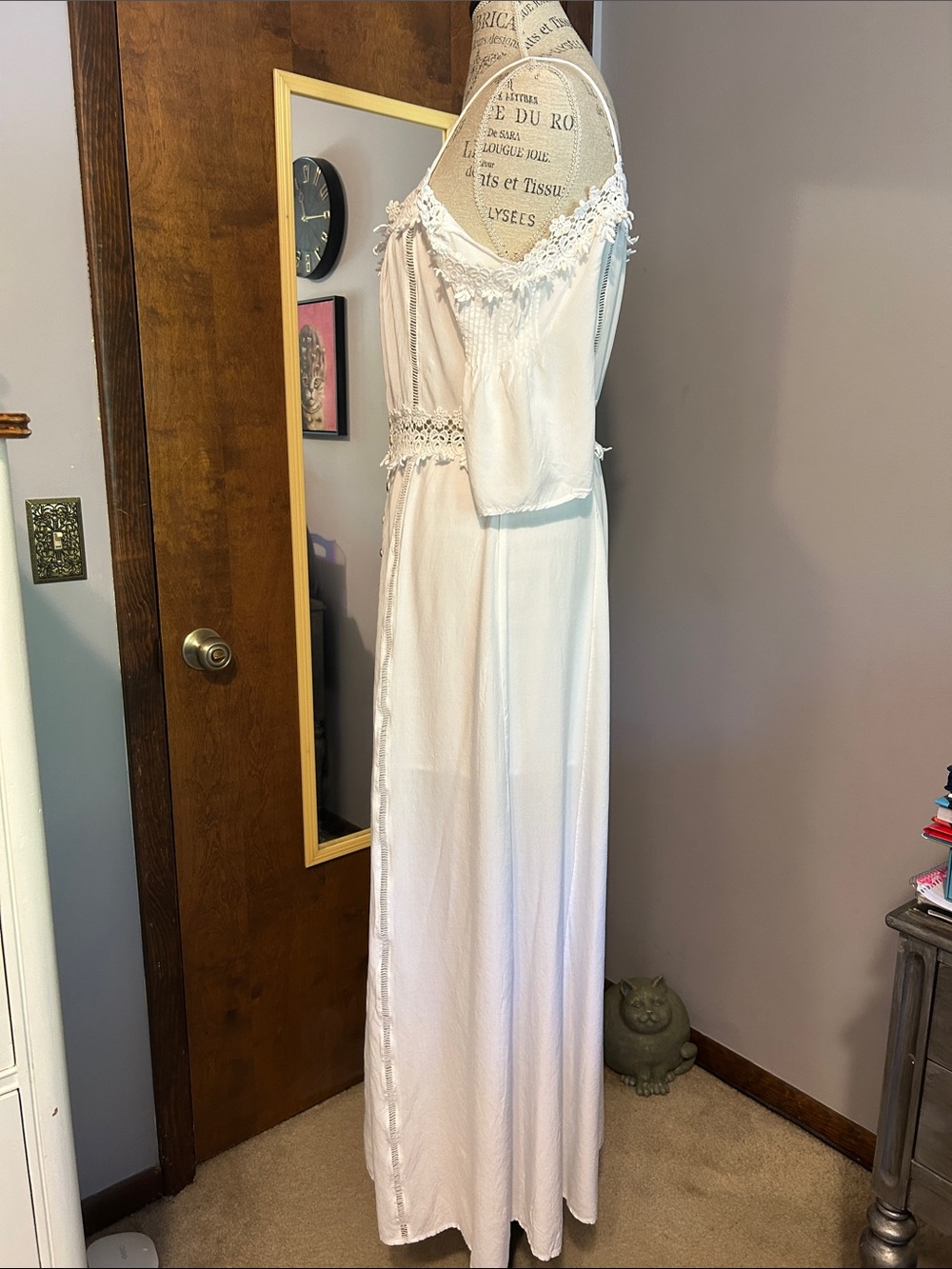Beautiful Romantic Off-The-Shoulder White Dress - Picture 8 of 11